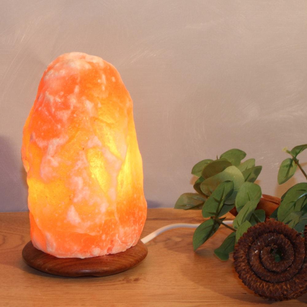 HIMALAYA SALT DREAMS Salzkristall-Tischlampe "Rock", orange, Ø 12cm H: 18cm, 1 Stk., Leuchten, Handgefertigt - jeder Stein ein Unikat, H: ca.18 cm, ca. 2-3kg, Salzkristall-Tischlampe
