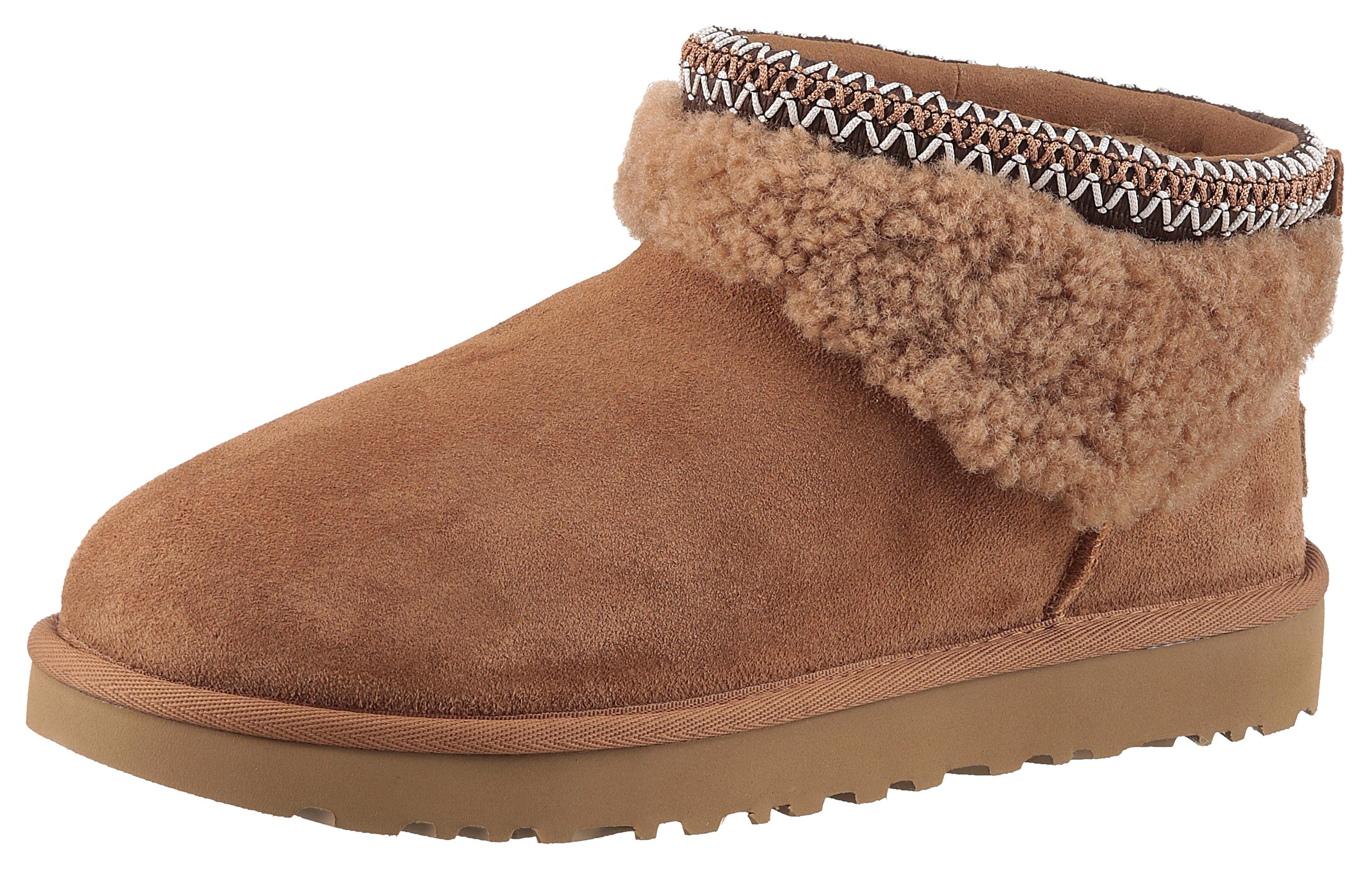 Schlupfboots UGG "CLASSIC ULTRA MINI MAXI CURLY", Damen, Gr. 11 (42), braun (chestnut), Lammfell, Veloursleder, Schuhe Schlupfboots, Winterstiefel, Snowboots mit Ethno-Textilband am Schaftrand