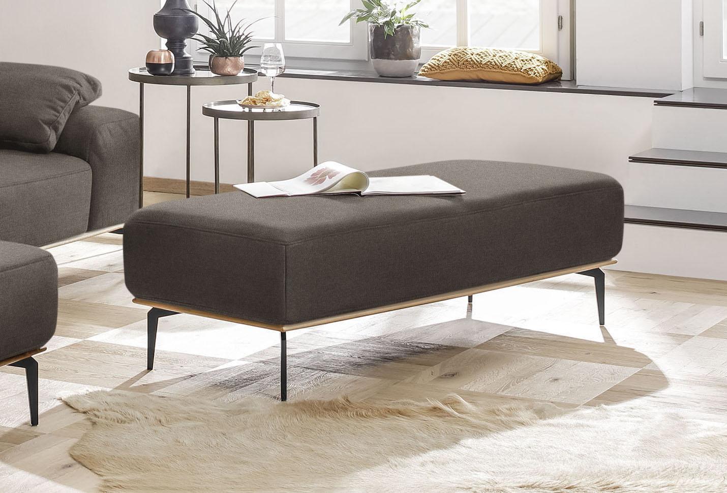 Polsterhocker W.SCHILLIG "run", braun (stone w82), B:150cm H:46cm T:60cm, Flachgewebe W82 Q2 (74% Polyacryl, 26% Polyester), Hocker, Polsterhocker, mit Holzsockel, Füße in Schwarz pulverbeschichtet, Breite 150 cm