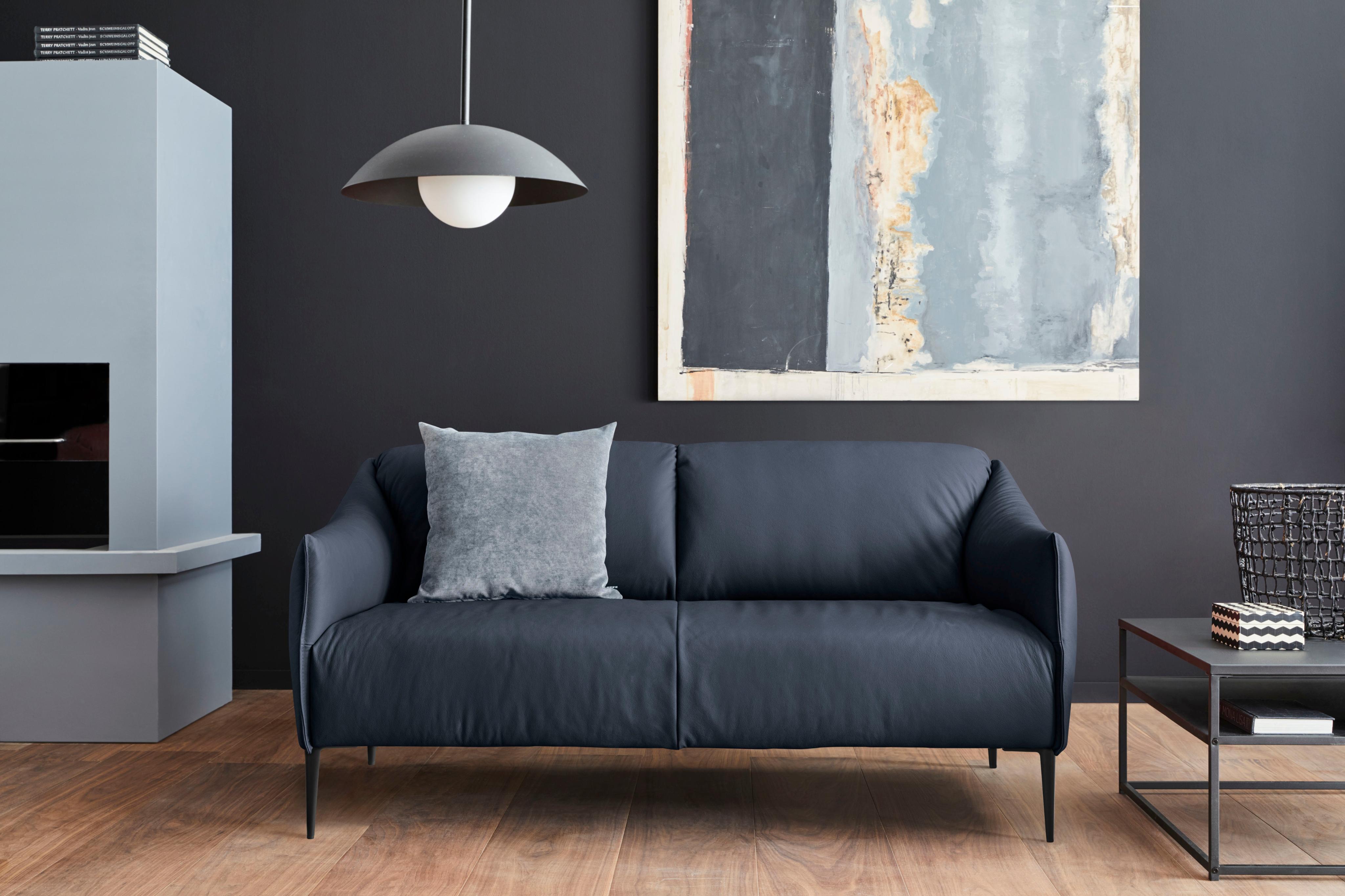 2,5-Sitzer W.SCHILLIG "sally", blau (blau z59), B:174cm H:78cm T:84cm, Longlife Xtra-Leder Z59: Glattleder mit modischer Prägung. Hautstärke 0, 9 - 1, 1 mm., Sofas, 2 5-Sitzer, mit Metallfüßen in Schwarz pulverbeschichtet, Breite 174 cm