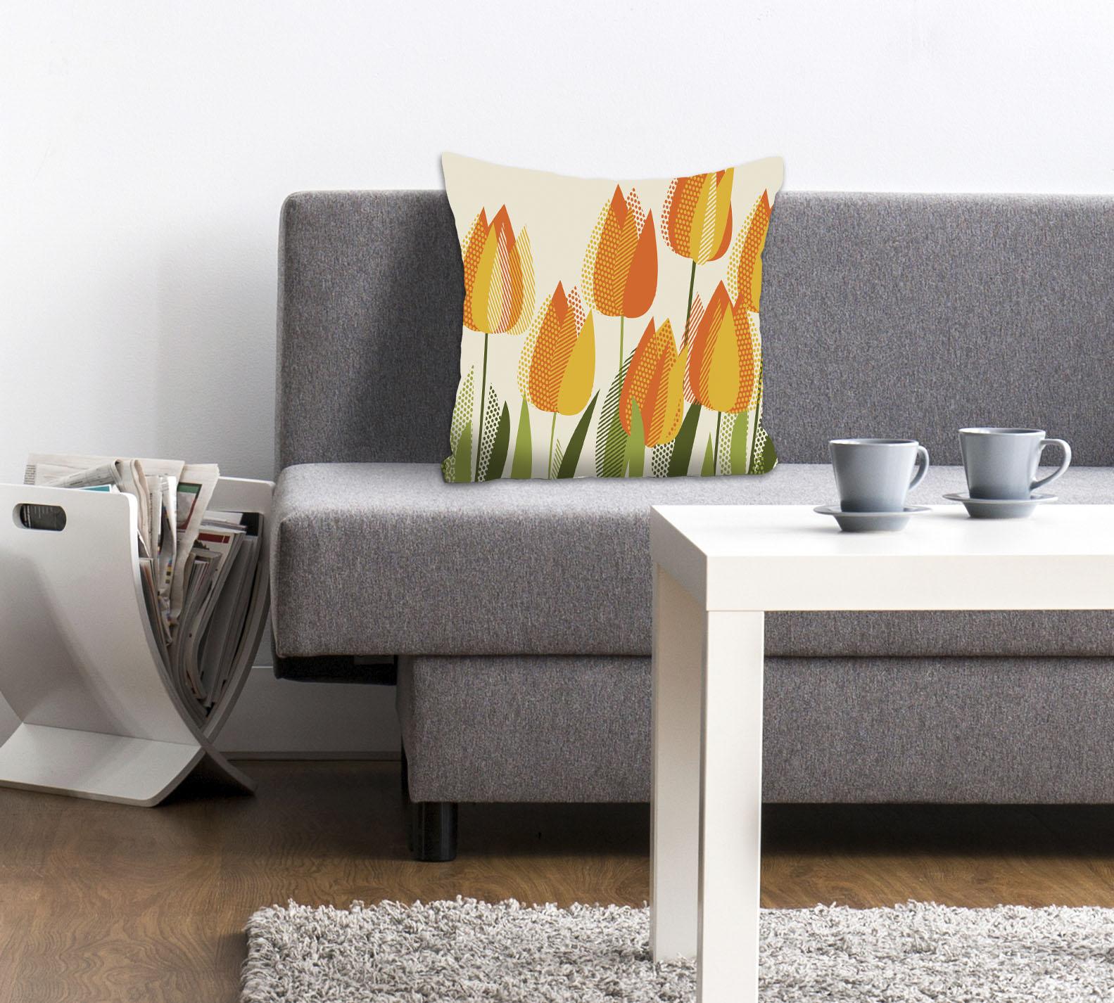 Dekokissen QUEENCE "Holli", grün (grün, orange, bedruckt), B:40cm L:40cm, Polyester, Dekokissen_Sitzkissen_Kissenhüllen, Dekokissen, mit orangenen Tulpen