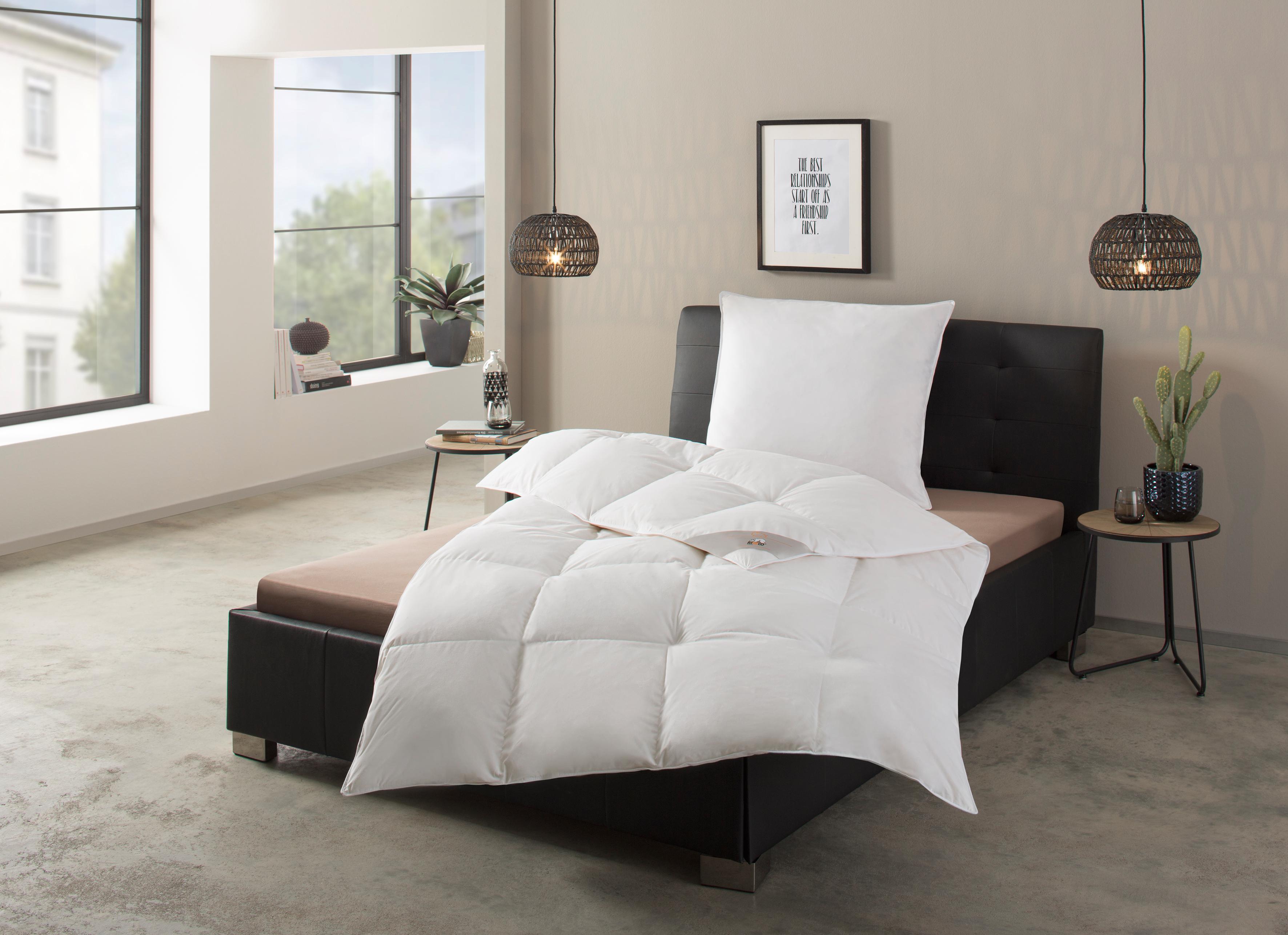 Federbettdecke RIBECO "Laram, Bettdecken für Sommer oder Winter, Made in Germany", weiß, B:135cm L:200cm, Bezug: 100% Baumwolle. Füllung: 90% Federn, 10% Daunen, Bettdecken, Federbettdecke, Super Preis-Leistung, Bettdecke 135x200 cm oder 155x220 cm, Decke