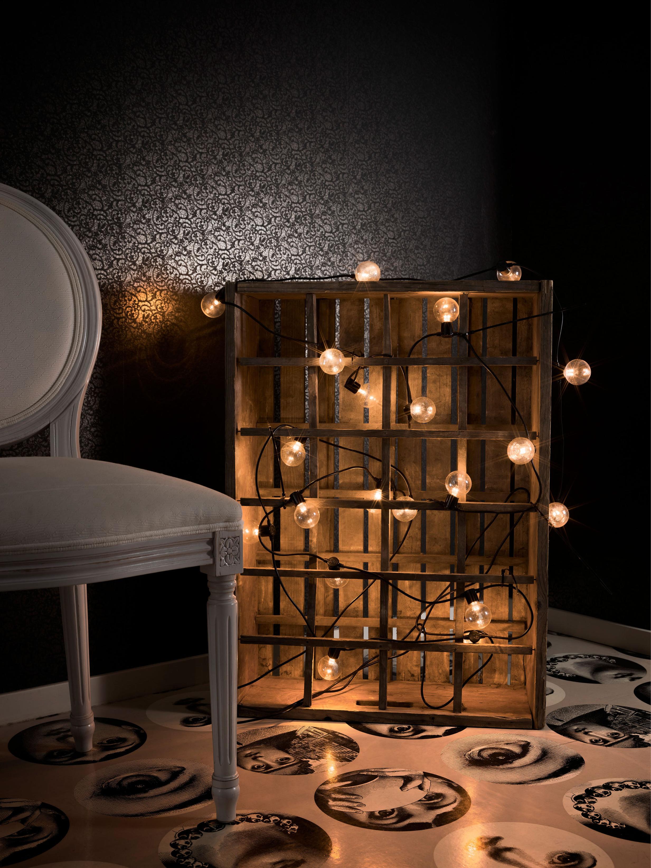 KONSTSMIDE LED-Lichterkette "Weihnachtsdeko aussen", Energieeffizienz: G, schwarz, Dioden 20 Stk. Flammen 20 Stk., Kabellänge 10m x Gesamtlänge 14,75m, Lichterketten, LED Biergartenkette, 20 klare Birnen / 40 bernsteinfarbene Dioden, LED-Lichterkette