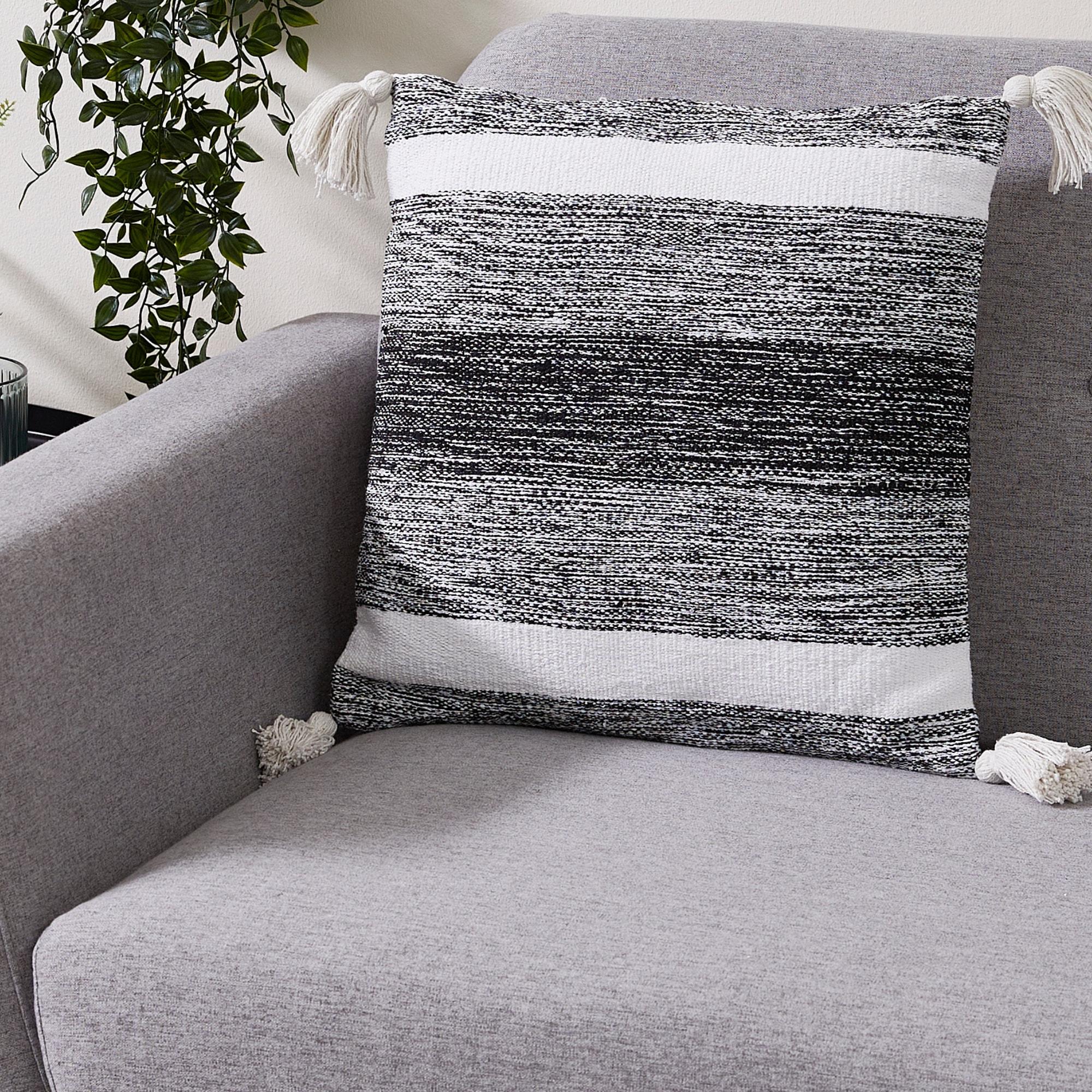 Dekokissen ANDIAMO "Malena", grau (schwarz,weiß,anthrazit, ethnomuster), B:45cm H:12cm L:45cm, Obermaterial: 80% Baumwolle, 20% Polyester, Dekokissen_Sitzkissen_Kissenhüllen, Dekokissen, Ethnomuster, Sofakissen, Kissenhülle mit Füllung, eckig, 45x45 cm