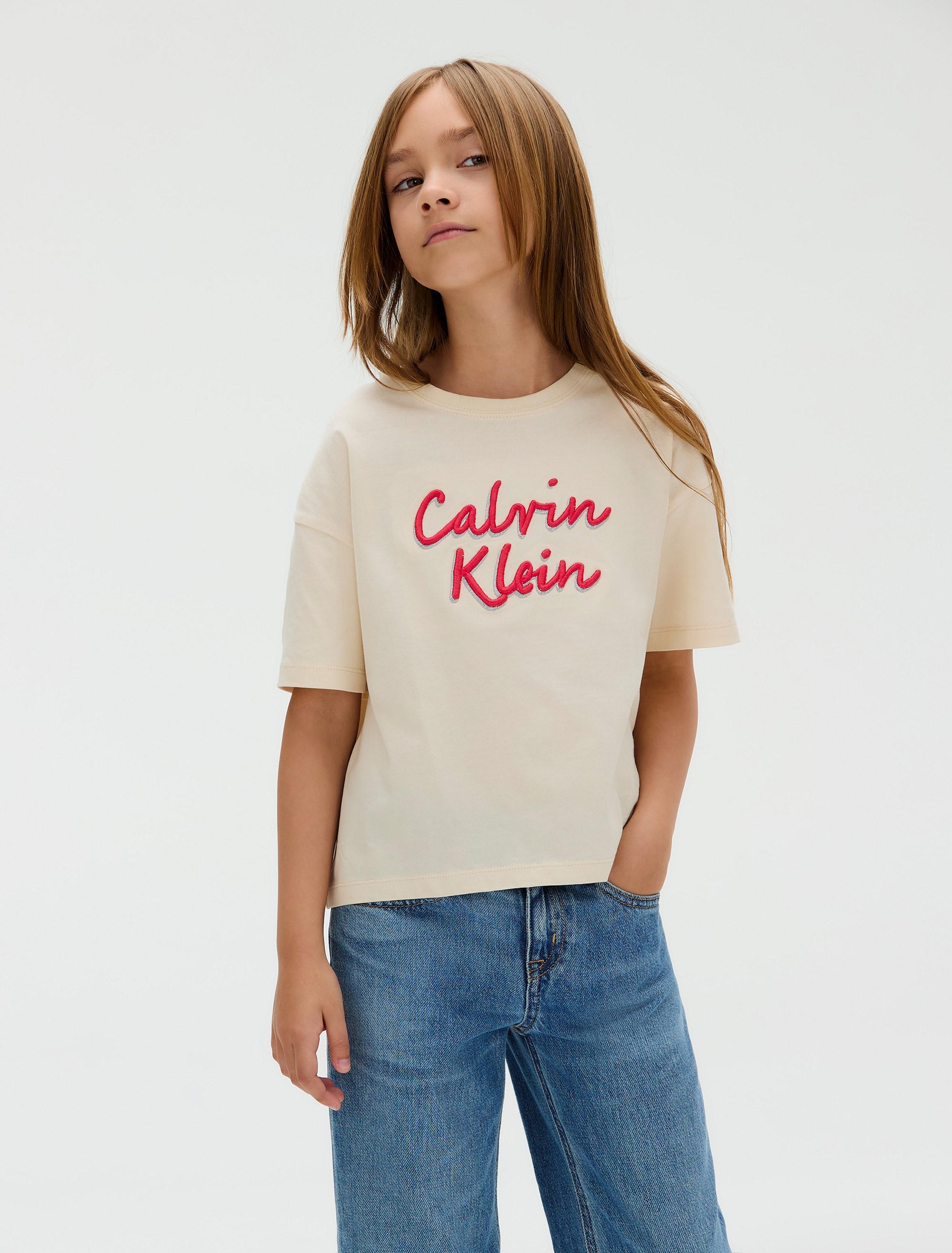 T-Shirt CALVIN KLEIN JEANS "BOXY TEE METALLIC LOGO TECH", Mädchen, Gr. 16 (176), grau (weißcap gray), Single Jersey, Obermaterial: 100% Baumwolle, unifarben, regular fit hüftlang, Rundhals, Shirts T-Shirt, für Kinder bis 16 Jahre, große Stickerei