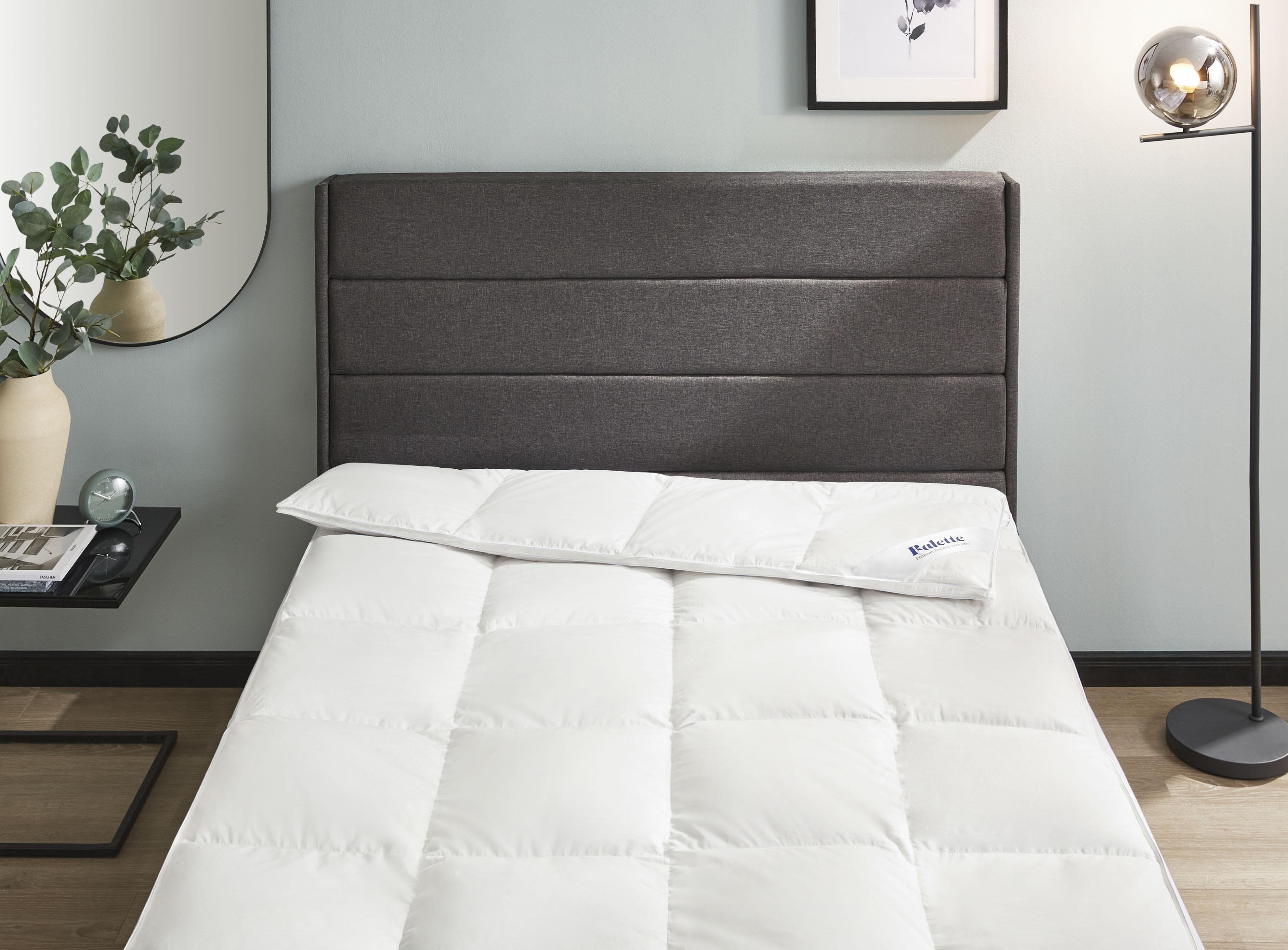 Daunenbettdecke BALETTE "LILLY von Institute Wessling geprüft und ausgezeichnet.", weiß, B:240cm L:220cm, Bezug: 100% Baumwolle. Füllung: 60% Daunen, 40% Federn, Bettdecken, Daunenbettdecke, In 4 Wärmeklassen erhältlich, Wohlfühlkomfort dank Naturfüllung