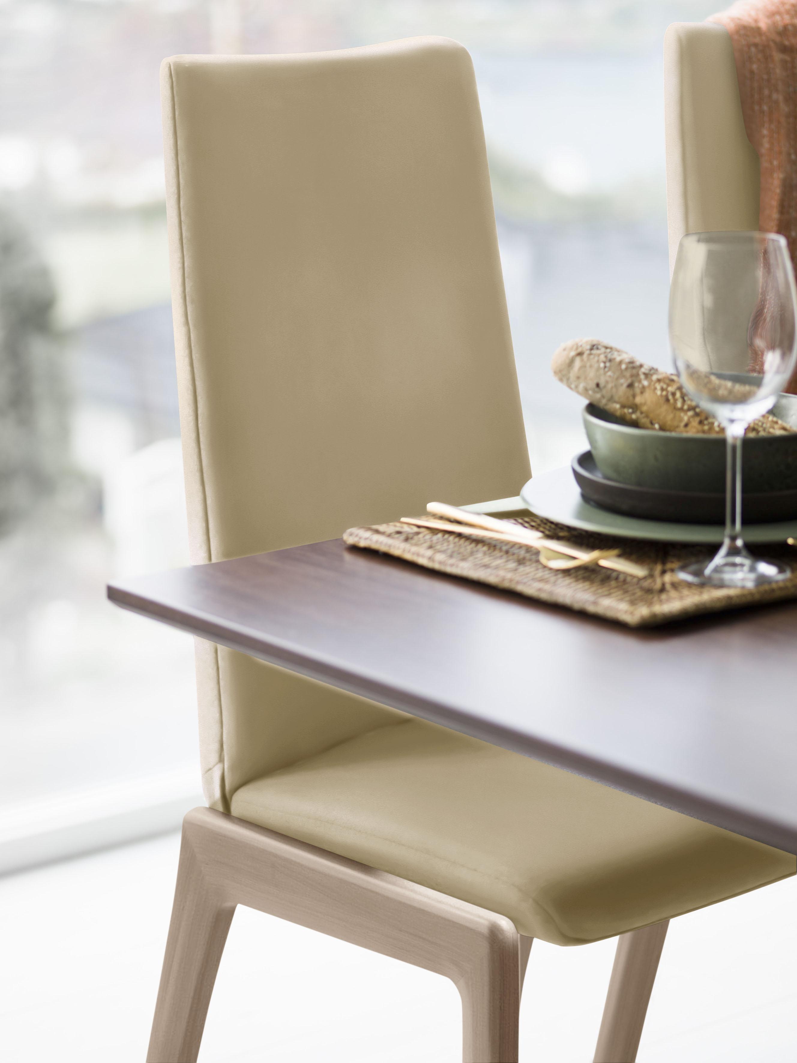 Polsterstuhl STRESSLESS "Laurel", beige (sand paloma, schwarz), B:57cm H:105cm T:60cm, Leder PALOMA: PALOMA ist ein durchgefärbtes Semianilin-Möbelleder mit natürlicher Narbung., Stühle, Polsterstuhl, High Back, Größe M, mit abgerundeten Beinen in Schwarz