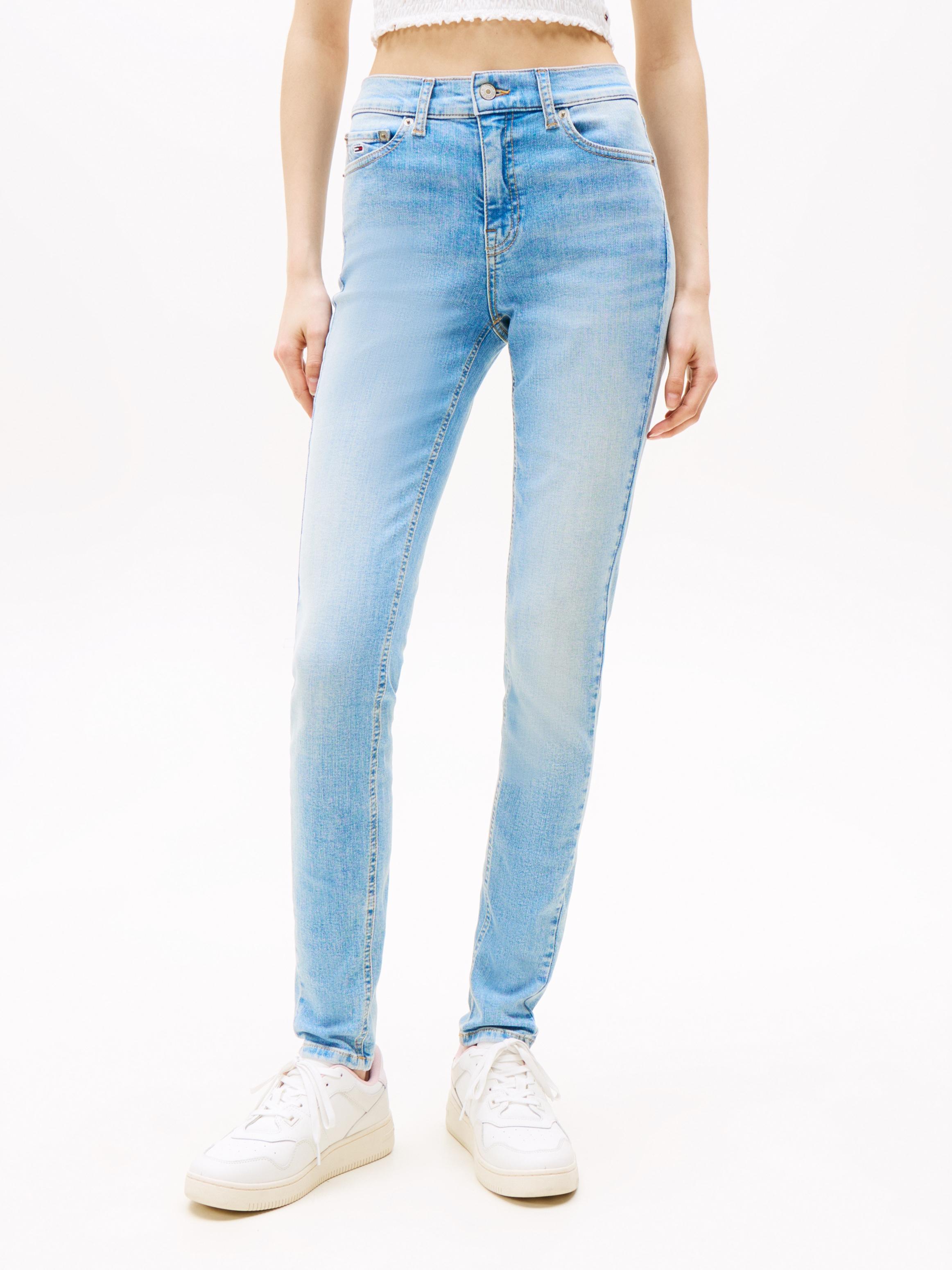 Skinny-Fit-Jeans Tommy Jeans "Nora Mr Skny AH1280", Damen, Gr. 33, LäNge 32, Blau (Denim Light1), Denim/Jeans, Obermaterial: 98% Baumwolle, 2% Elasthan, Unifarben, Skinny Fit Lang, Jeans, Mit Logo-Badge, Mid Rise