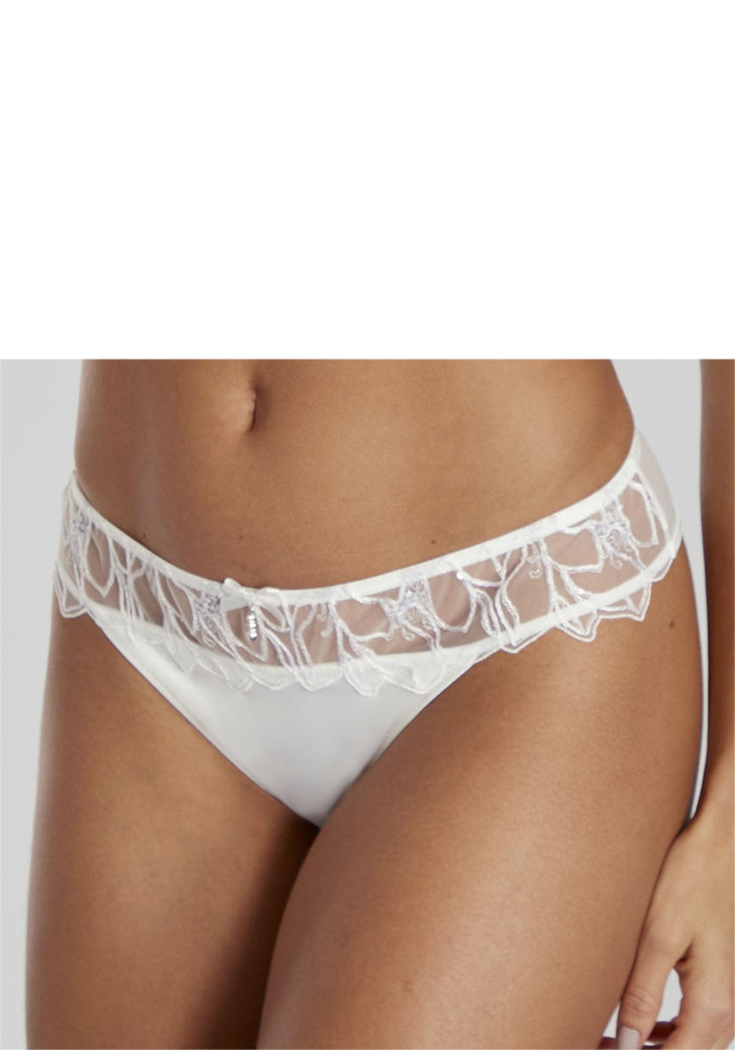 Tanga Lascana, Damen, Gr. 36/38, Beige (Champagne), Spitze, Obermaterial: 47% Polyamid, 47% Polyester, 6% Elasthan, Unterhosen Tanga, Mit Feiner Zierschleife Und HüBschem Glitzeraccessoire