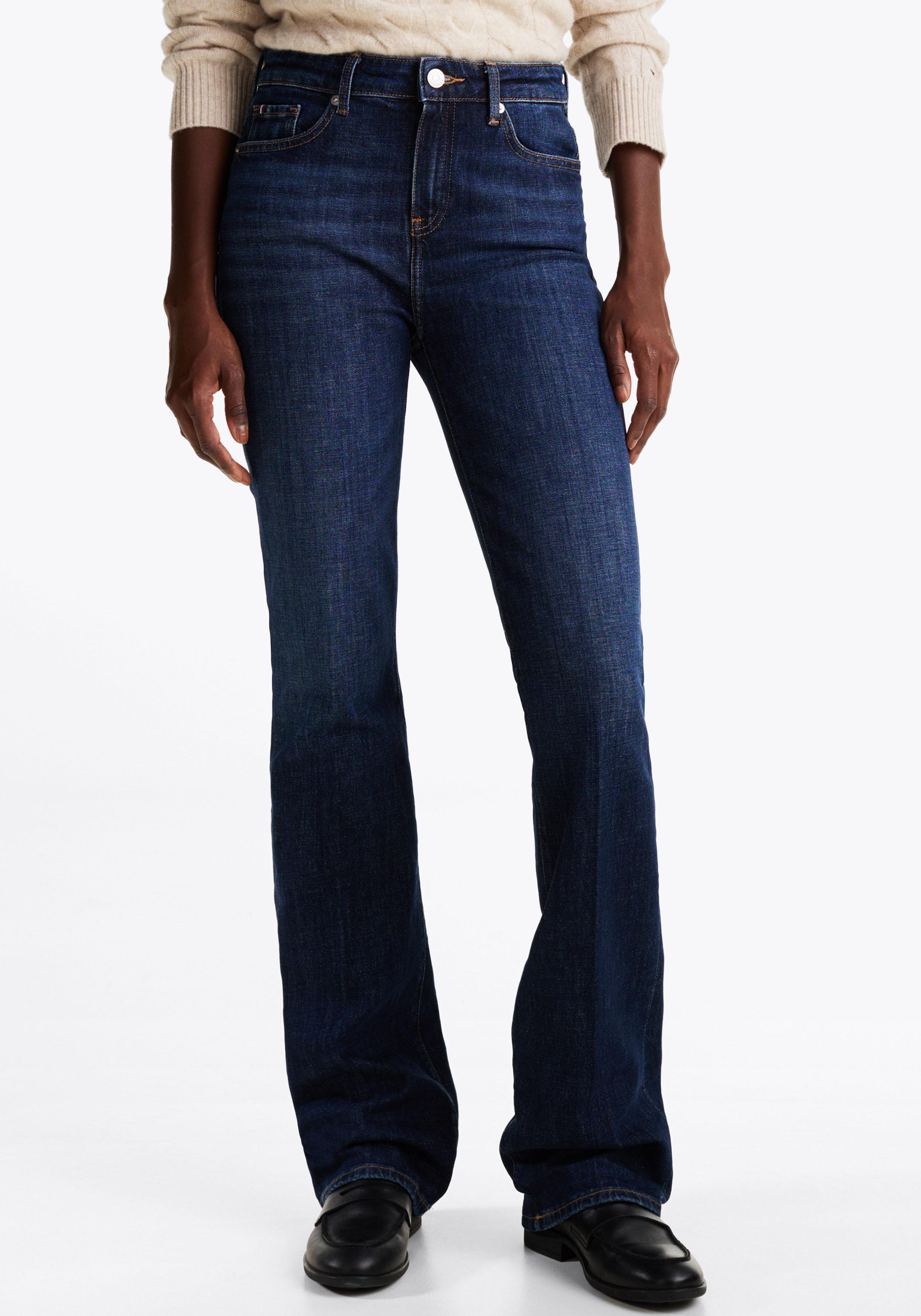 Bootcut-Jeans Tommy Hilfiger "Bootcut Rw Paty", Damen, Gr. 24, LäNge 30, Blau (Nos Dunkelblau), Denim/Jeans, Obermaterial: 99% Baumwolle, 1% Elasthan, Unifarben, Bootcut Fit Lang, Jeans, Mit Tommy Hilfiger Logo-Badge, Regular Waist