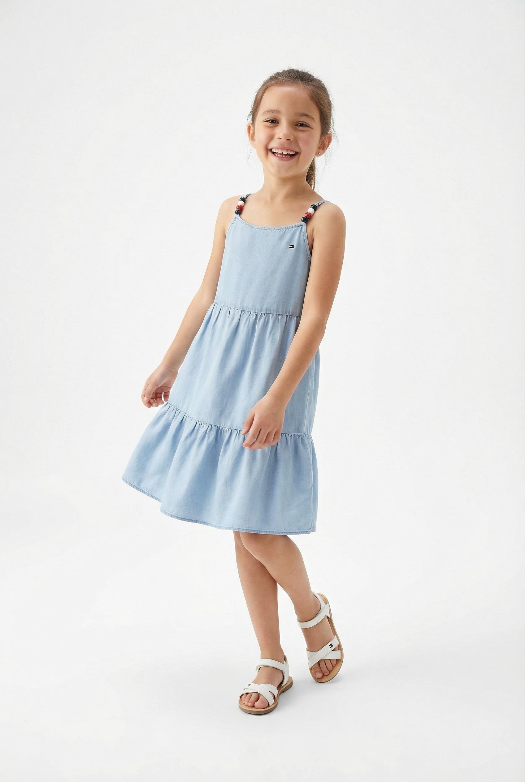 Spaghettikleid TOMMY HILFIGER "TENCEL STRAP DRESS", Mädchen, Gr. 7 (122), N-Gr, denim, Denim/Jeans, Obermaterial: 100% Lyocell, unifarben, regular fit knielang, eckiger Ausschnitt, Kleider Spaghettikleid, Kinder bis 16 Jahre, mit dekorativen Trägerdetails