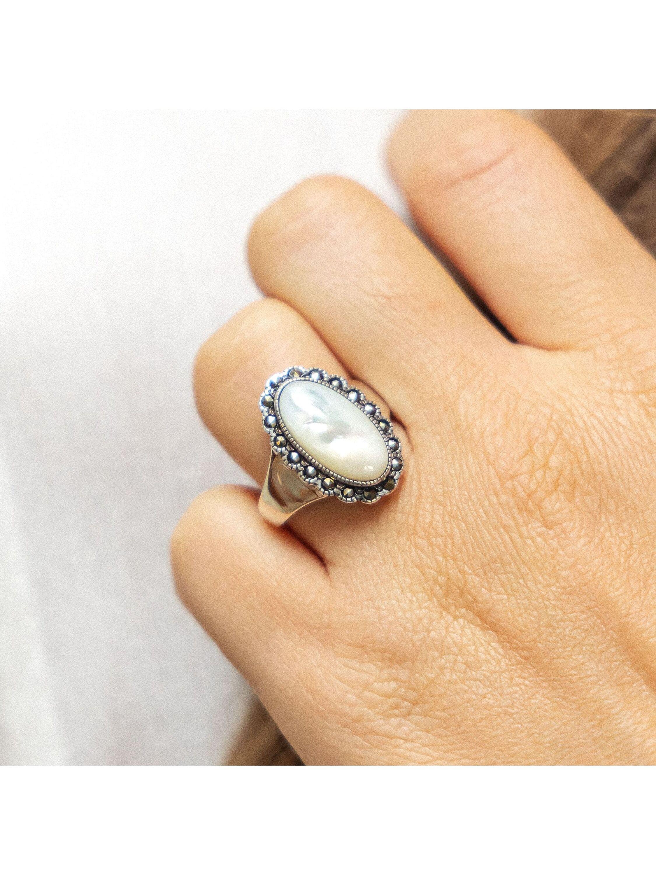 ZEEme Gemstones Ring Silber 925 Oxydiert Mit WeißEm Perlmutt Und 18 Markasit-Steinen
