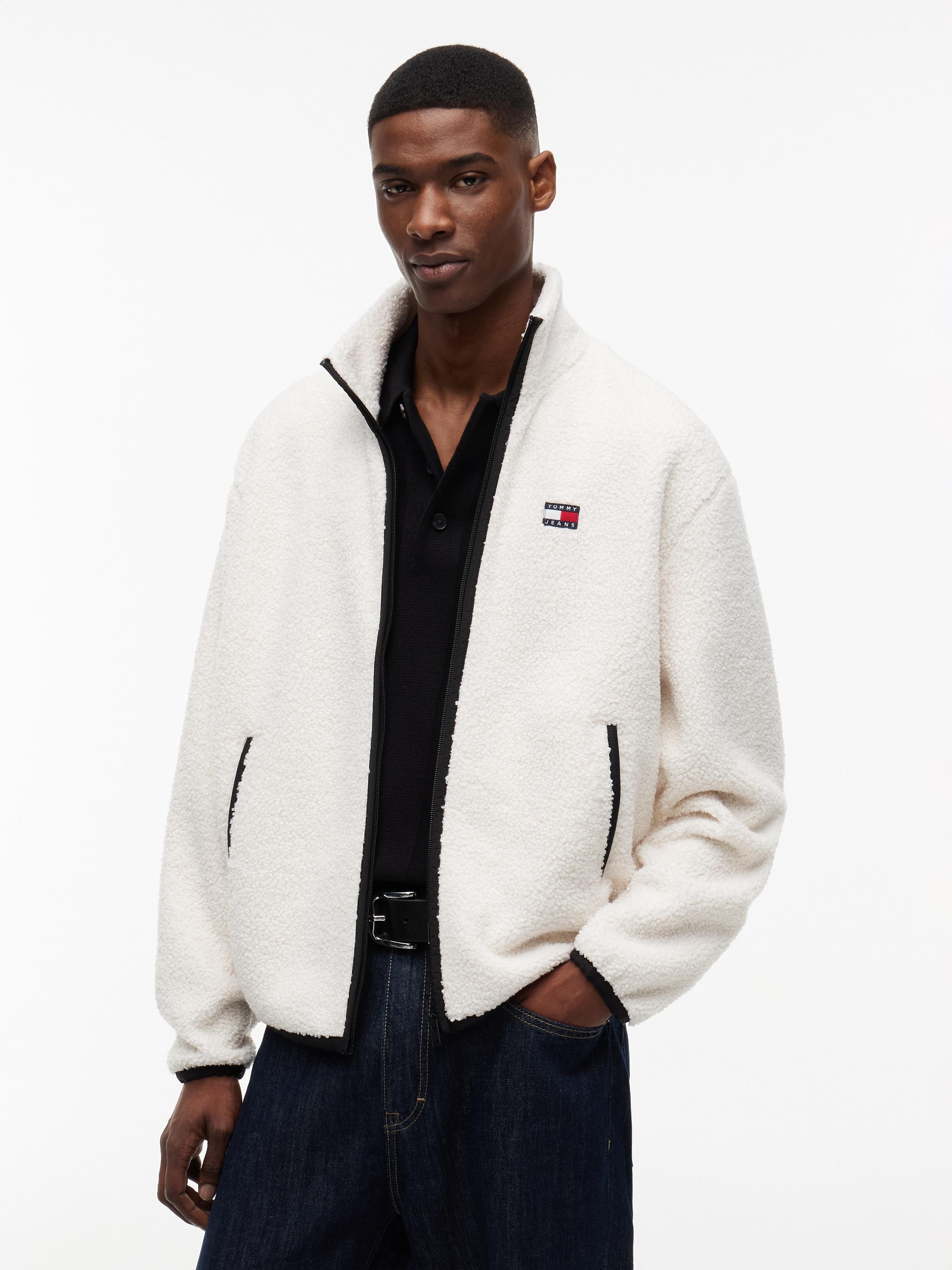 Fleecejacke Tommy Jeans "Tjm Badge Teddy", Herren, Gr. Xxl, Weiß (Calico), Sweatware, Obermaterial: 100% Polyester, Regular Fit, BüNdchen, Jacken Fleecejacke, Stehkragen, Teddyfleece, Relaxed Fit