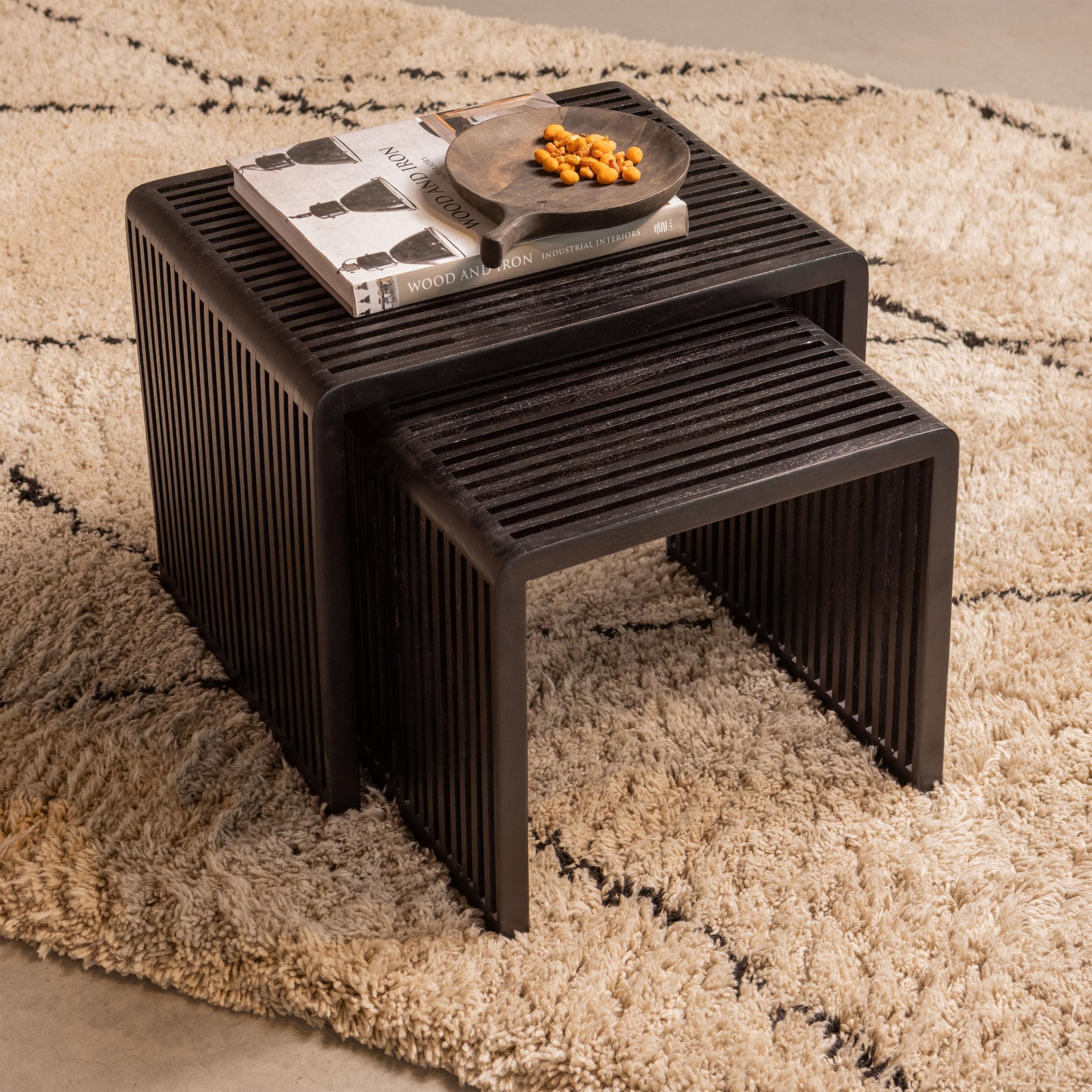 Beistelltisch Woood "Willa Aus Teakholz, Organische Formgebung 50X43,5X40 / 40X38X35 Cm", Schwarz, B:50Cm H:40Cm T:43,5Cm, Tische, Beistelltisch, 2Er-Set, Tragkraft 15 Kg, Recyceltem Teakholz Farbig Behandelt