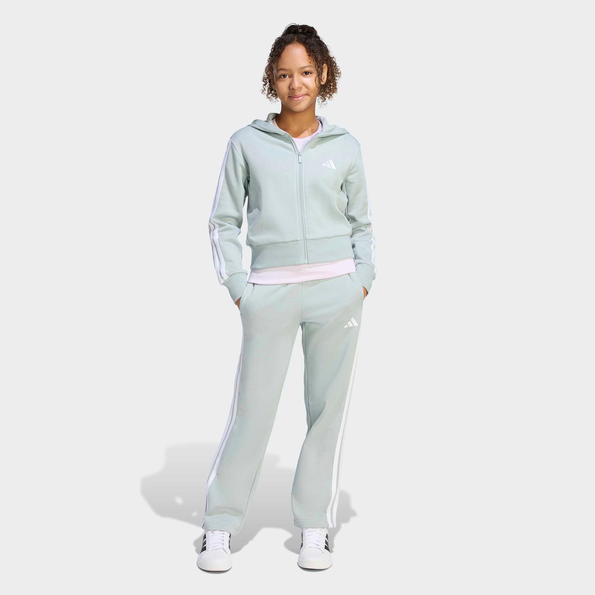 Trainingsanzug Adidas Sportswear "Essentials Kids", Jungen, Gr. 164, GrüN (Wonder Sage, Weiß), Obermaterial: 70% Baumwolle, 30% Polyester, SportanzüGe Trainingsanzug