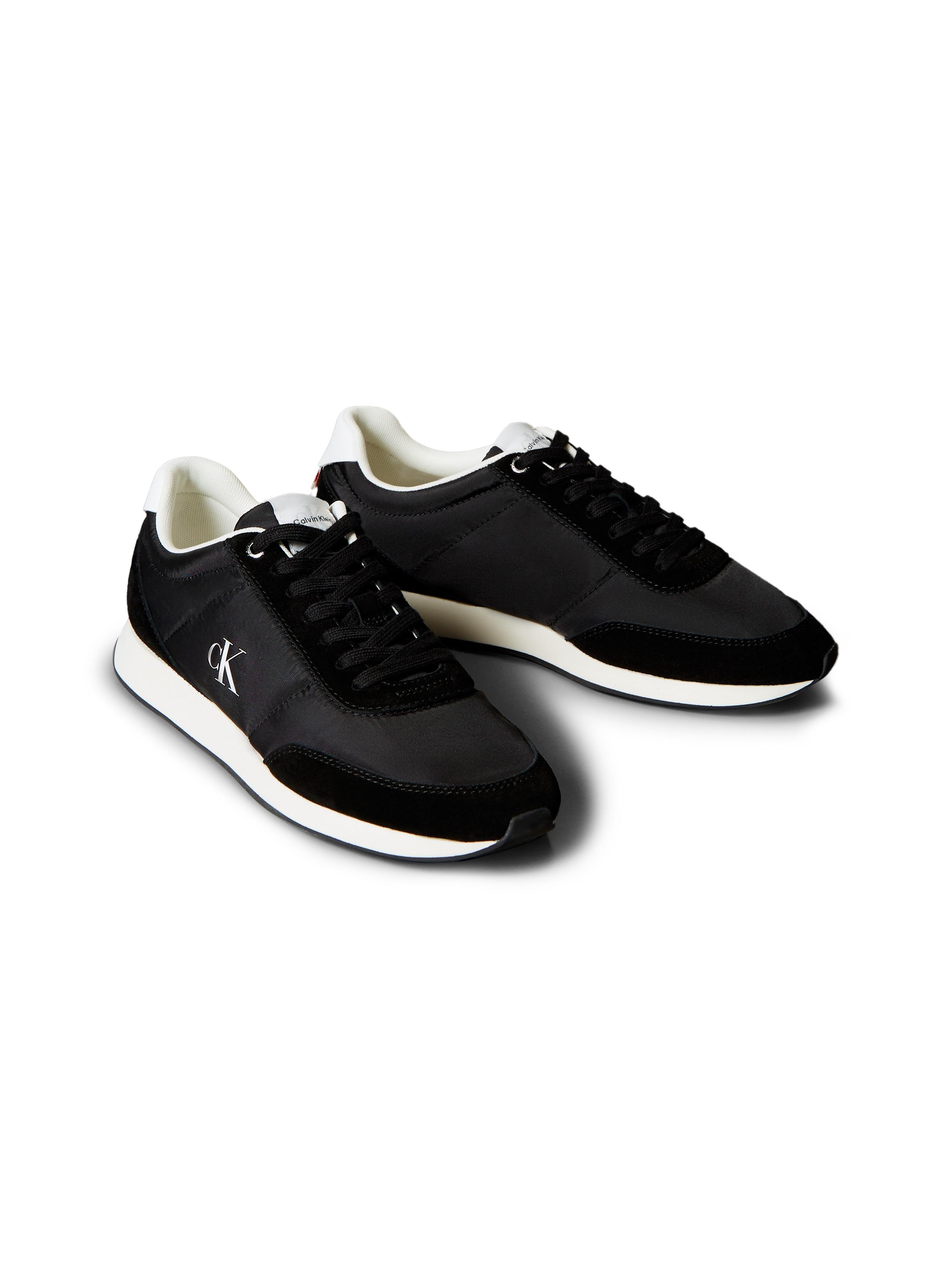 Sneaker Calvin Klein Jeans "Retro Runner Ess Mix Mat", Herren, Gr. 44, Schwarz-Weiß (Schwarz, Weiß), Leder, Textil, Unifarben Mit Farbeinsatz, Schuhe Sneaker, Runner-Sneaker, Freizeitschuh, Halbschuh Mit Seitlichem Ck-Logo