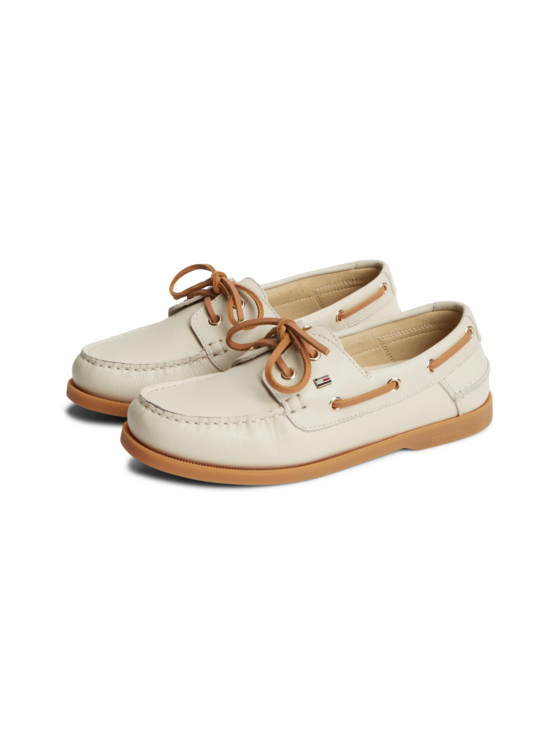 Bootsschuh Tommy Hilfiger "Th Flag Boat Shoe Core Leather", Damen, Gr. 39, Beige, Leder, Kontrastfarbene Details, Unifarben Mit Farbeinsatz, Schuhe Bootsschuh, SchnüRschuh, Sommerschuh Mit Modischen DurchzüGen