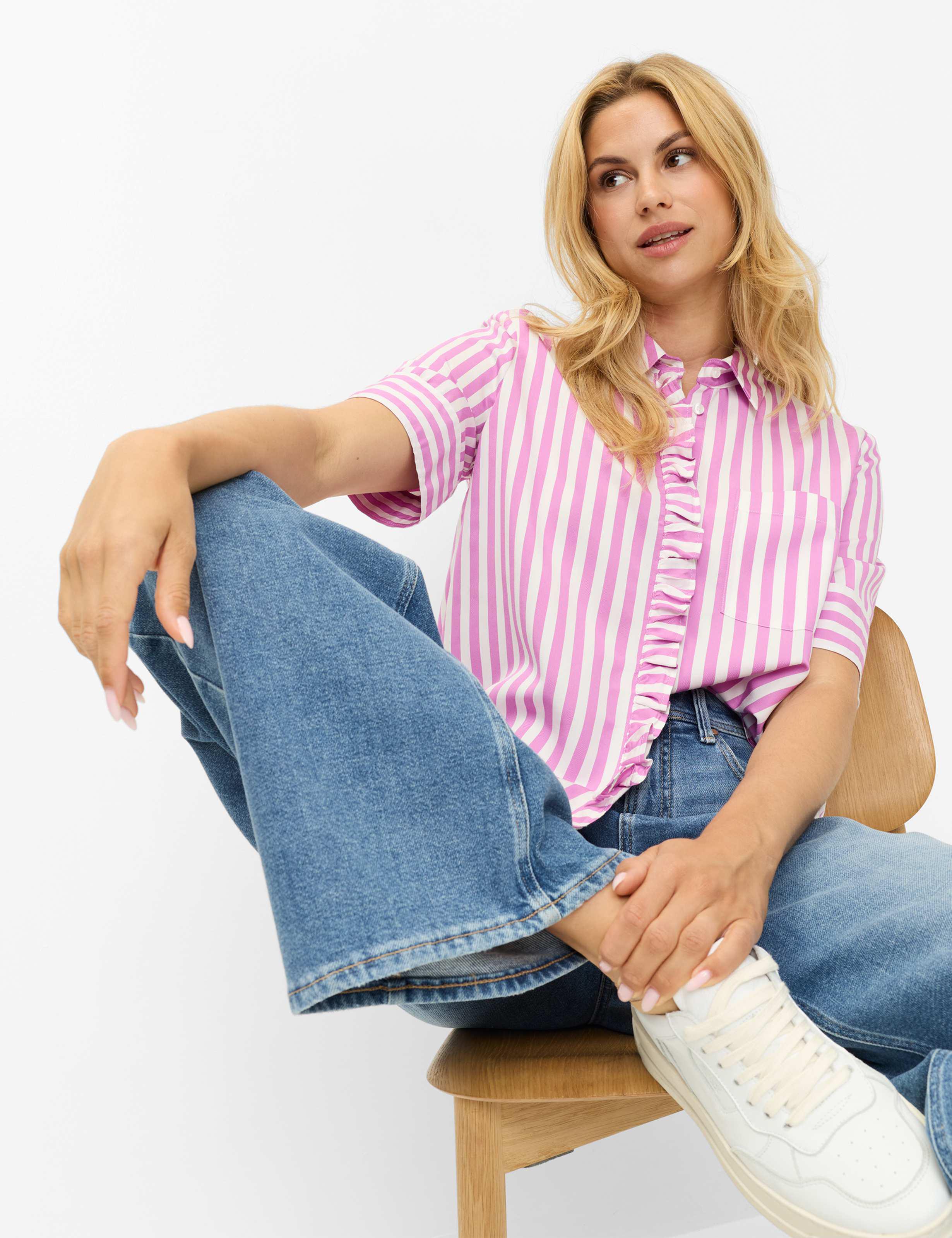 Klassische Bluse Brax "Style Vica Fril", Damen, Gr. 40, Lila, Web, 88% Viskose, 12% Polyamid, Blusen Bluse