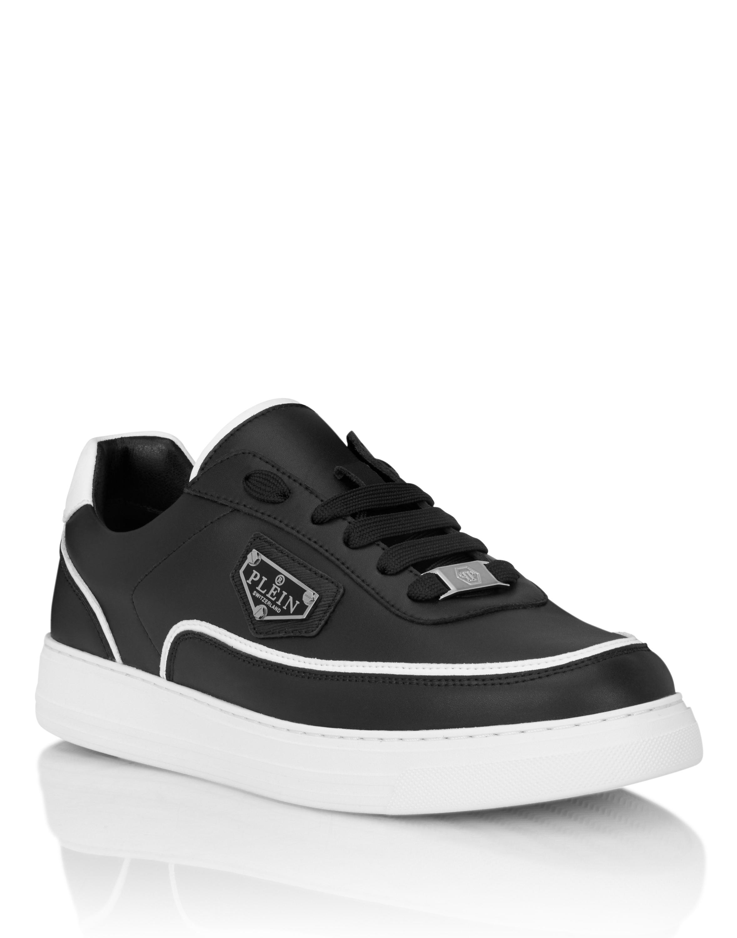 Low-Top Sneakers Triangle