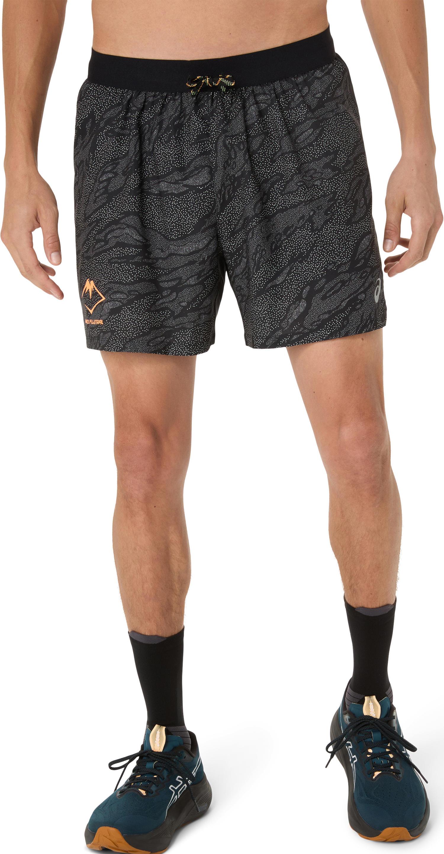Laufshorts asics "Fujitrail ALL Over Print 5IN Short", Herren, Gr. L, N-Gr, Schwarz (Performance Schwarz), Obermaterial: 100% Polyester, Hosen