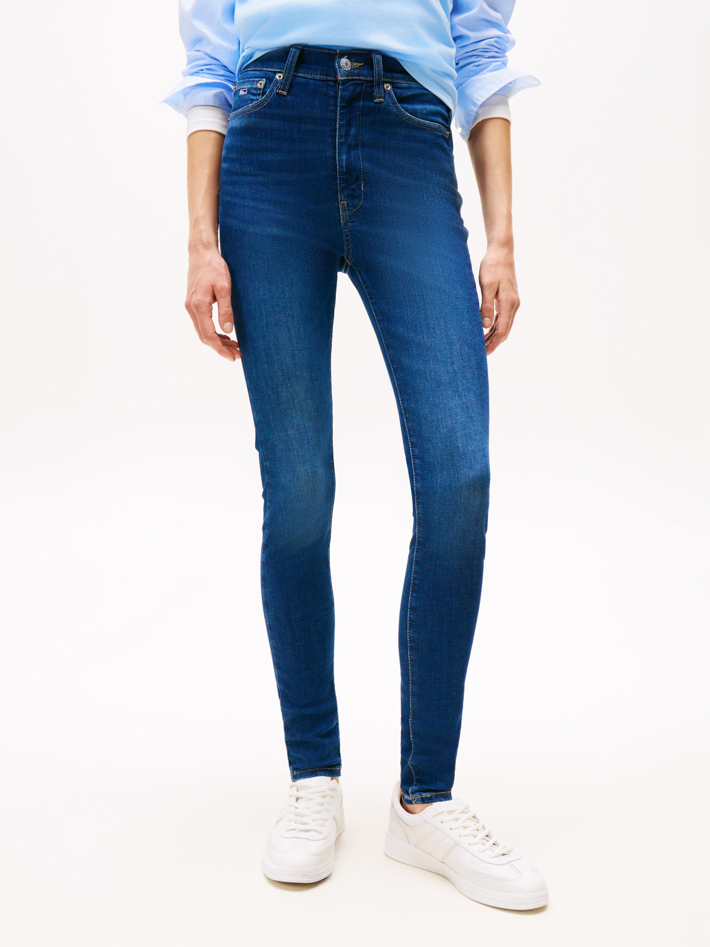 Skinny-Fit-Jeans Tommy Jeans "Sylvia High Rise Skinny", Damen, Gr. 28, LäNge 32, Blau (Denim Schwarz), Denim/Jeans, Obermaterial: 92% Baumwolle, 4% Elasthan, 4% Polyester, Unifarben, Skinny Fit KnöChellang, Jeans, Mit Logo-Badge
