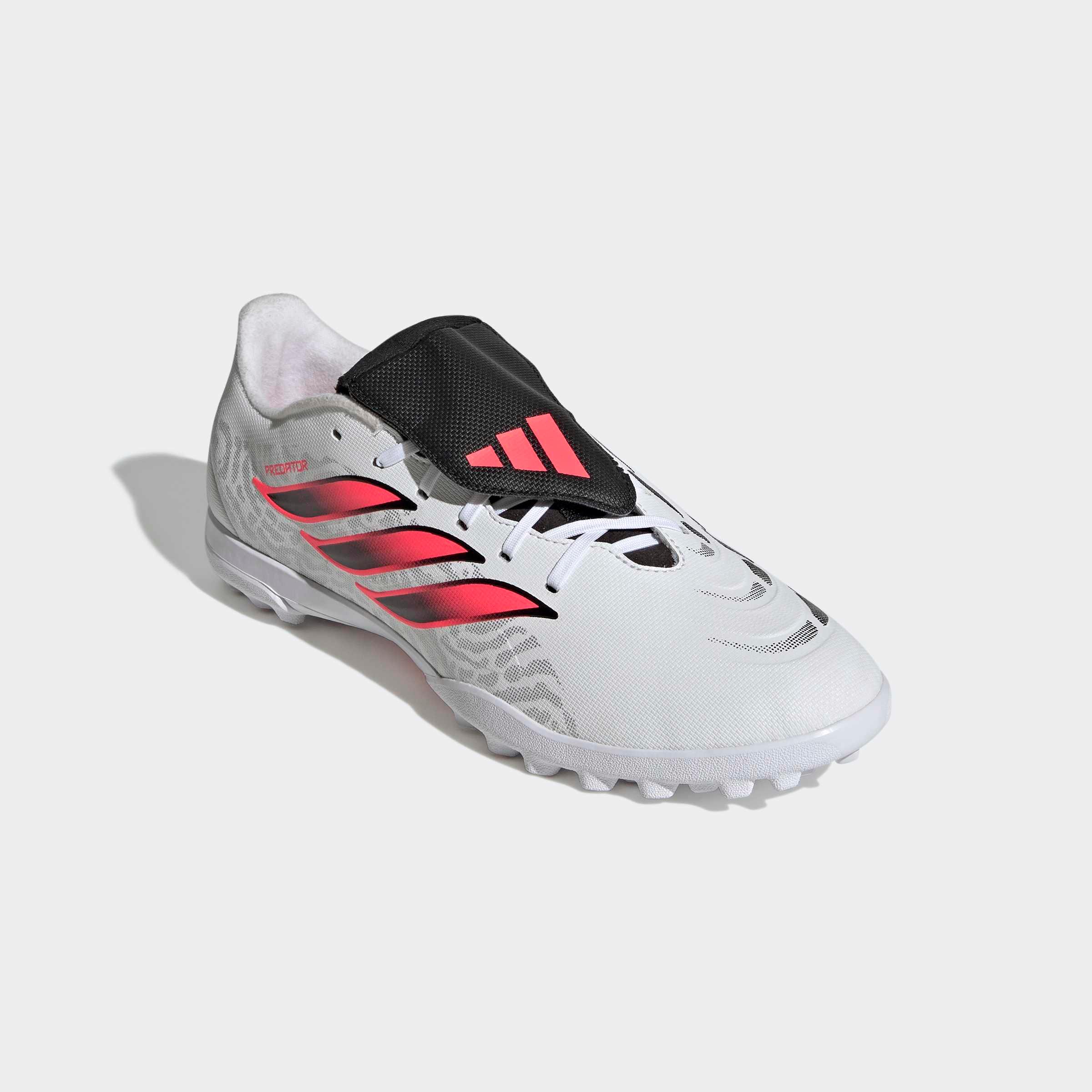 FußBallschuh adidas Performance "Predator Club,Umschlagbare Zunge, Turf", Damen, Gr. 44,5, Cloud Weiß, Solar Turbo, Core Schwarz, Synthetik, Schuhe FußBallschuh, FüR Synthetische HartpläTze